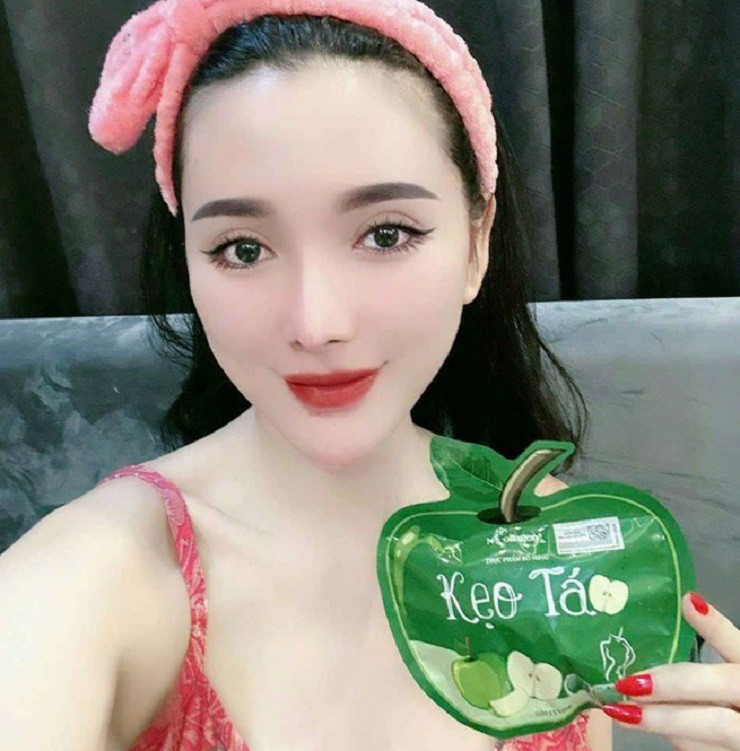 Sản phẩm "kẹo táo thải mỡ bụng" do Ngân Collagen quảng cáo.