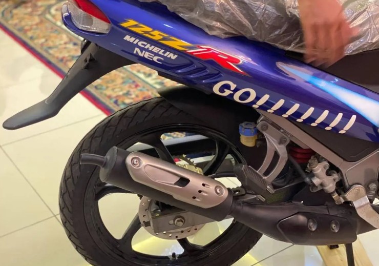 Soi Yamaha 125ZR Cá Mập giá nửa tỷ từng gây choáng dân chơi xe - 8