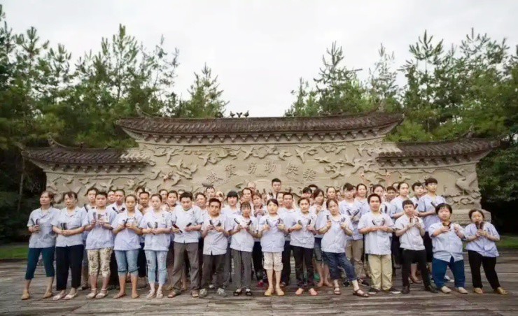 Từ người ăn mày một tay đến chủ doanh nghiệp tiền tỷ - 7