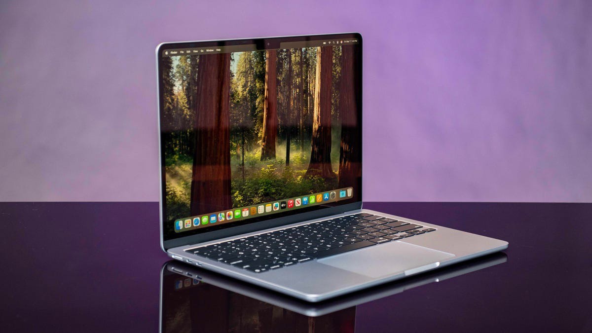 Chip M4 của Apple là điểm nhấn chính với CPU 10 lõi, GPU 8 lõi và Neural Engine 16 lõi.