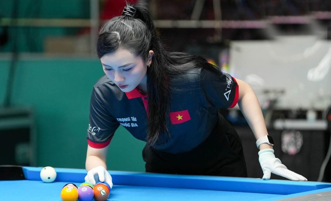 Hình ảnh nữ trọng tài xinh đẹp tại Giải Vô địch Billiards & Snooker Quốc gia vòng 1 năm 2025 thu hút sự quan tâm đặc biệt của cộng đồng mạng thời gian qua.
