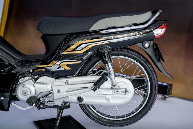 Khám phá Honda Dream bản đặc biệt, giá hơn 100 triệu đồng ở Việt Nam - 7