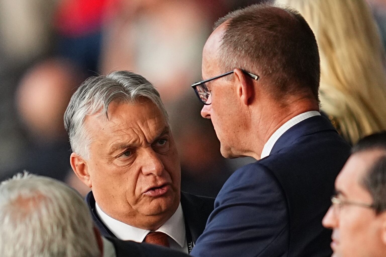 Thủ tướng Hungary Viktor Orban (bên trái) và người đồng cấp Đức Friedrich Merz xuất hiện trong một sự kiện. Ảnh: PA