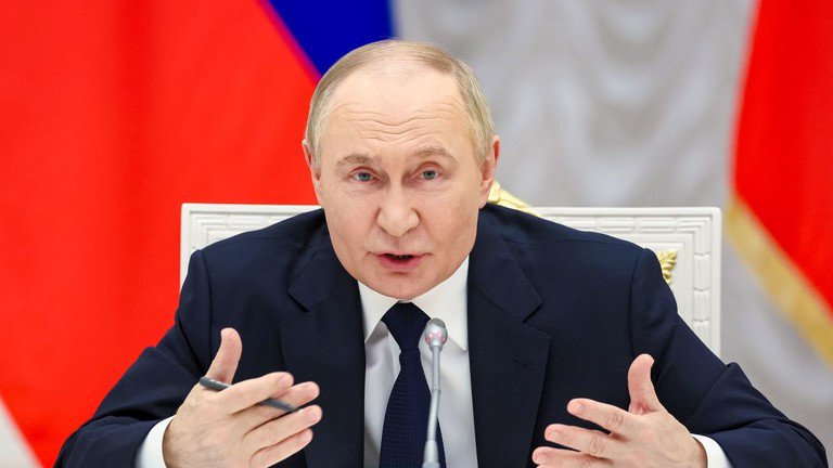 Tổng thống Nga Vladimir Putin phát biểu trong cuộc gặp các doanh nhân vào ngày 26/5/2025. Ảnh: Sputnik.