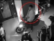 Clip: Bức xúc với thanh niên kéo xe người khác gây hỏng trong hầm
