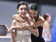 Hot girl pickleball thi đấu bị chuột rút vẫn vô địch, được chồng chăm sóc gây “sốt”
