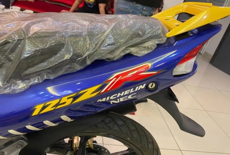 Soi Yamaha 125ZR Cá Mập giá nửa tỷ từng gây choáng dân chơi xe - 5