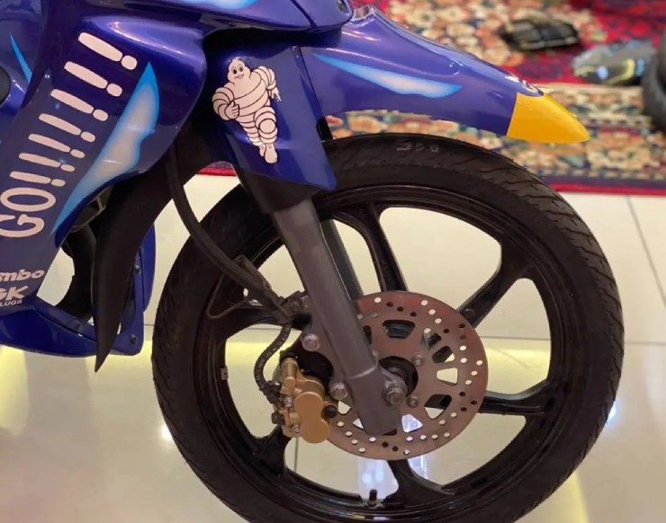 Soi Yamaha 125ZR Cá Mập giá nửa tỷ từng gây choáng dân chơi xe - 6