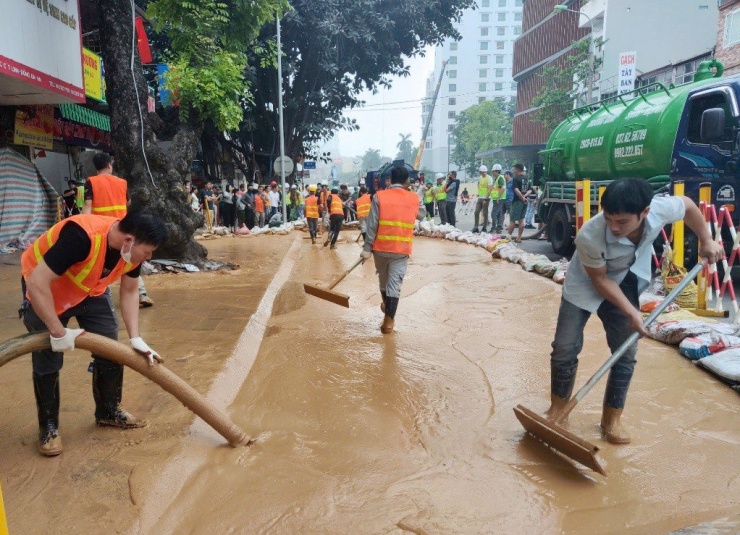 Cận cảnh &#39;suối bùn&#39; tuôn trào ở Metro Nhổn-Ga Hà Nội - 3