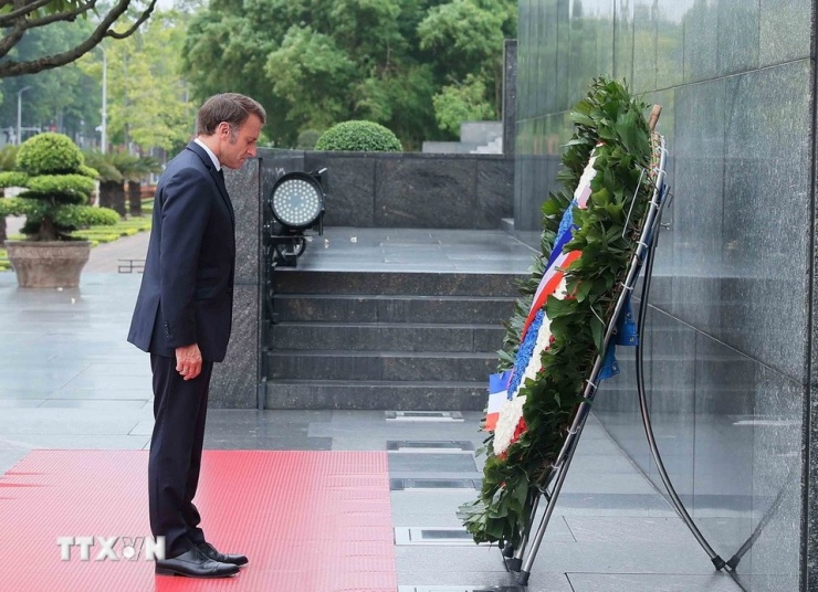 Ba ngày Tổng thống Pháp Macron ở Việt Nam - 2