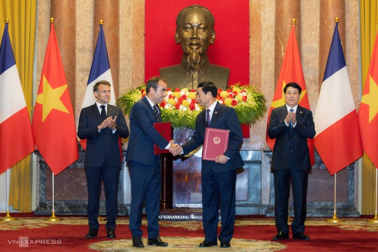 Ba ngày Tổng thống Pháp Macron ở Việt Nam - 4