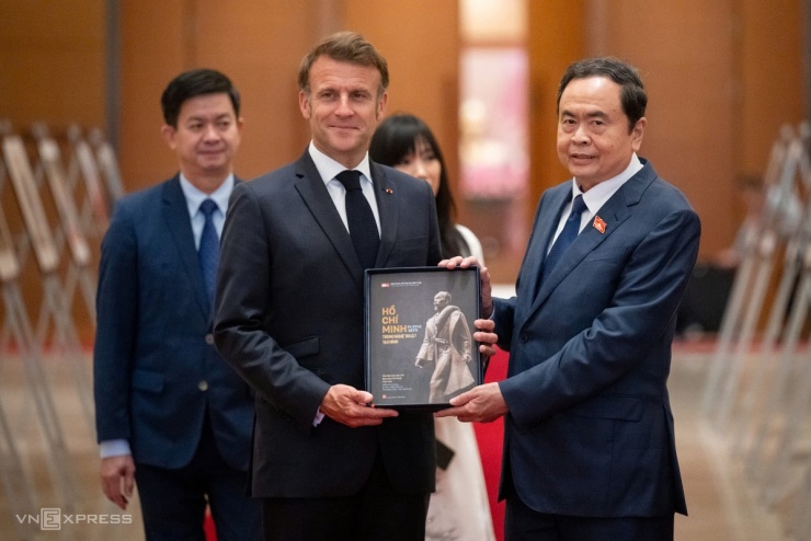 Ba ngày Tổng thống Pháp Macron ở Việt Nam - 9
