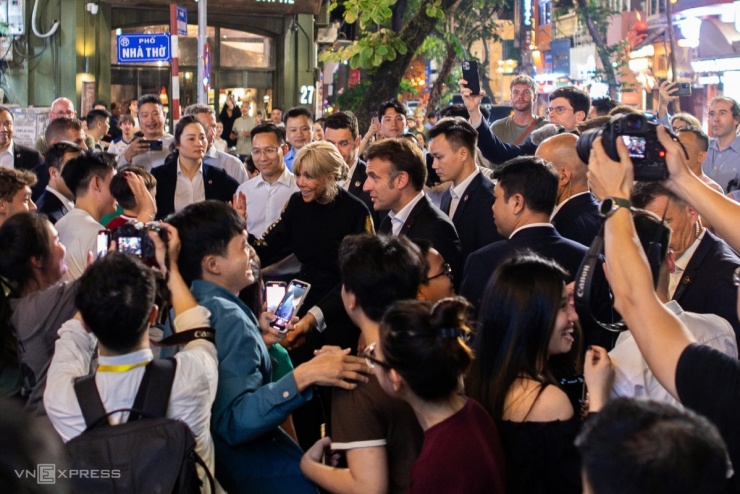 Ba ngày Tổng thống Pháp Macron ở Việt Nam - 11