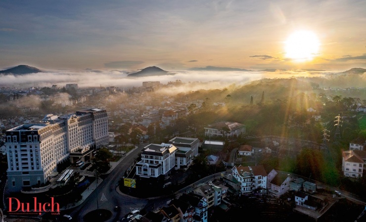 Bình minh huyền ảo ở xứ sở ngàn hoa Đà Lạt - 3