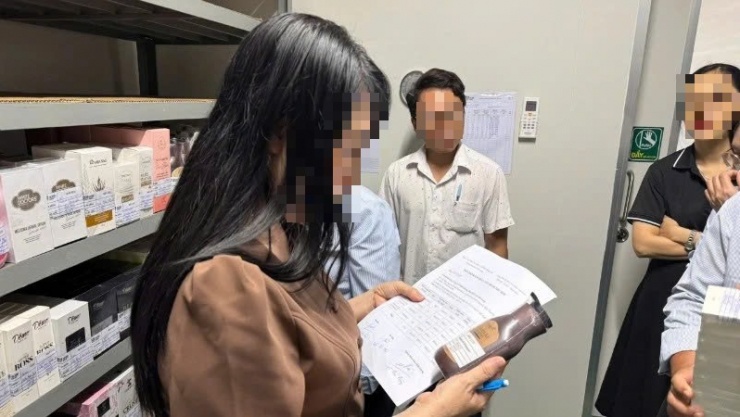 Sở Y tế tỉnh Đồng Nai kiểm tra đối với Công ty CP Nhà máy y tế EBC Đồng Nai.
