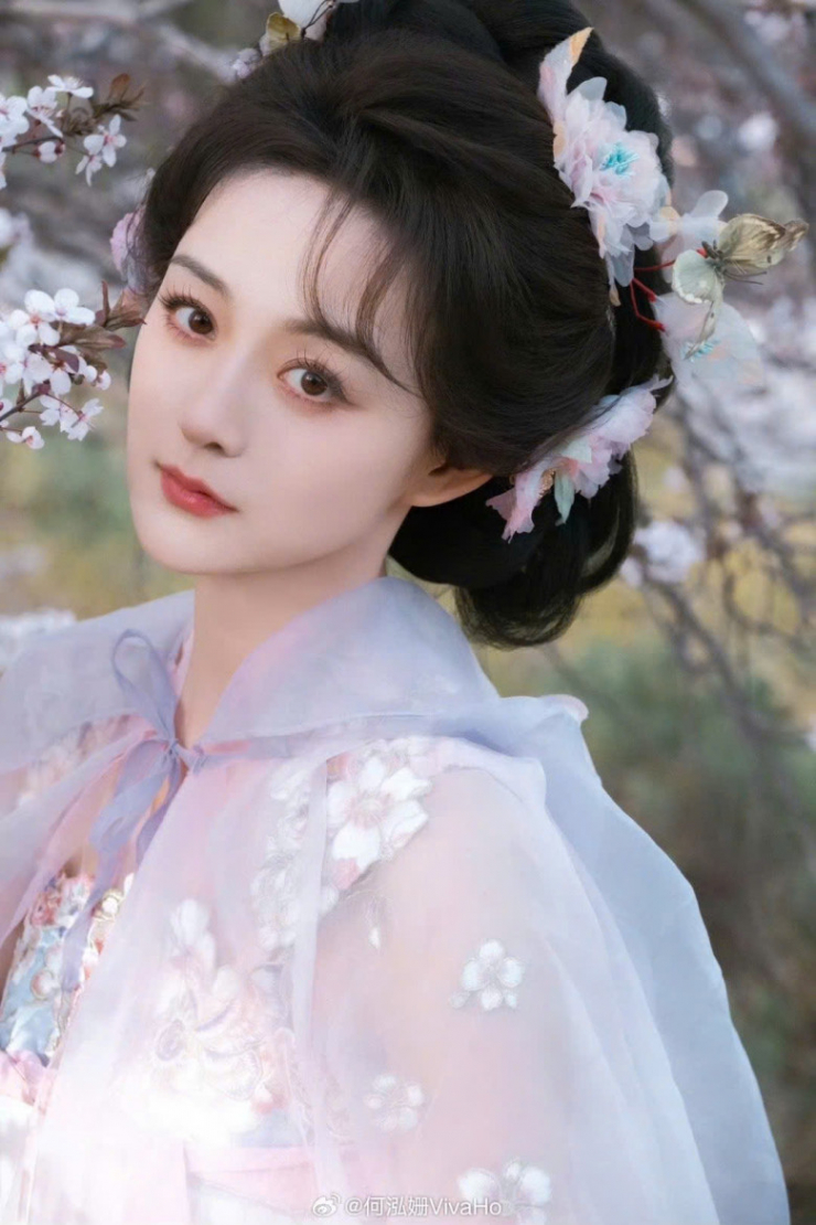 Chị gái phim Khom Lưng đẹp lấn át cả Tống Tổ Nhi, nhan sắc "đóng băng thời gian" ở tuổi U40 - 11