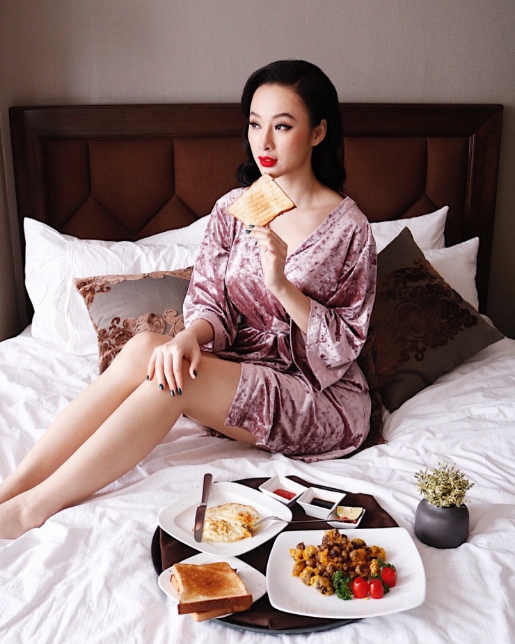 Khi mới ăn chay trường, nữ diễn viên bị tăng cân do chưa kiểm soát được dinh dưỡng. Chế độ ăn chay tuy hạn chế đạm, chất béo từ động vật nhưng lại có thành phần tinh bột khá cao nên thời gian đầu cô tăng cân mà vẫn không có đủ năng lượng cho việc tập luyện, làm việc.
