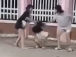 Nữ sinh lớp 6 bị đánh hội đồng, kéo lê
