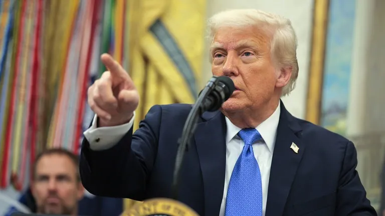 Ông Trump: Ông Putin đang ‘đùa với lửa’