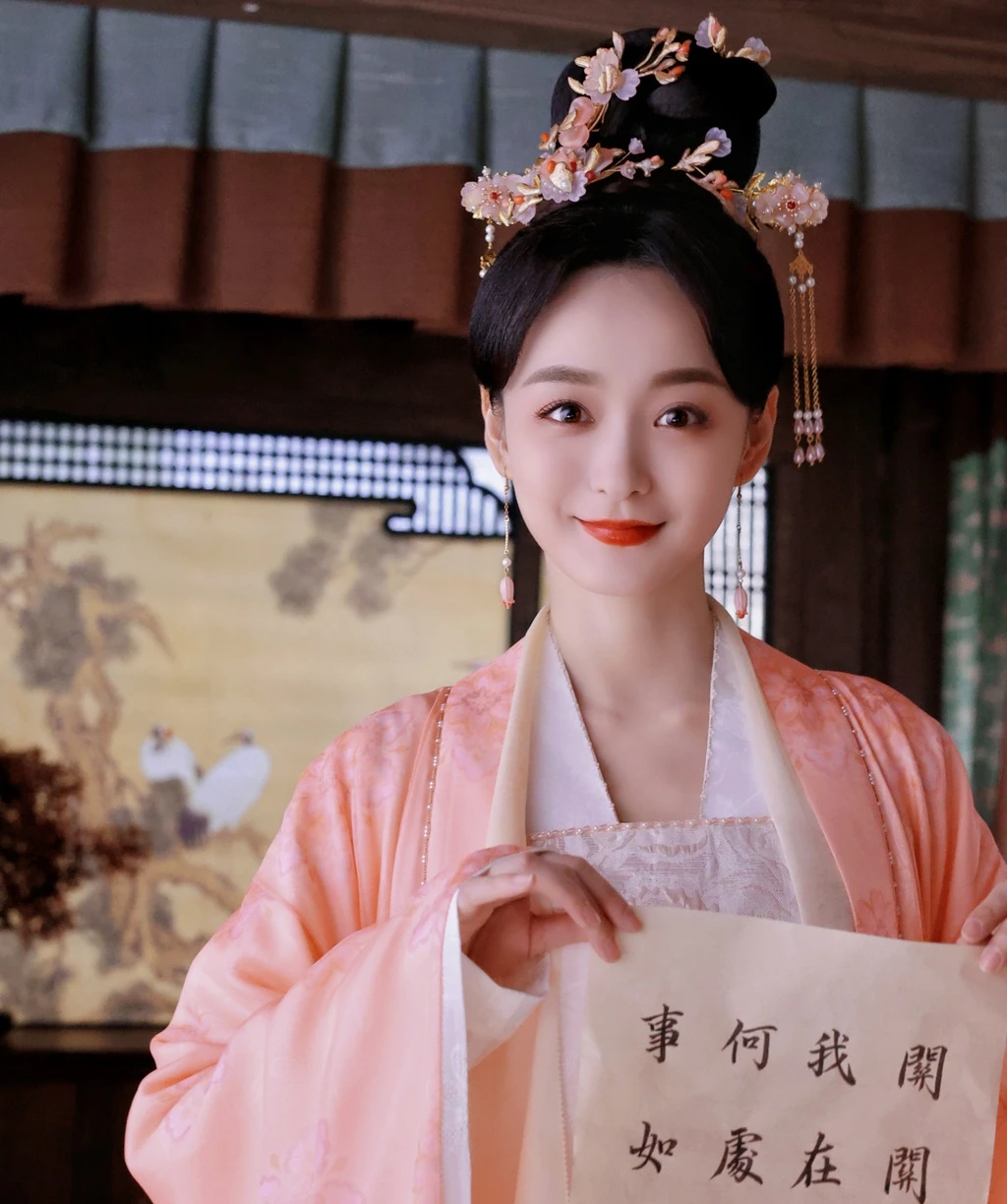 Chị gái phim Khom Lưng đẹp lấn át cả Tống Tổ Nhi, nhan sắc "đóng băng thời gian" ở tuổi U40 - 7