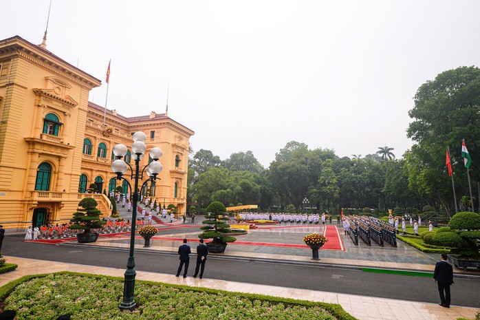Quang cảnh lễ đón. Ảnh: Hữu Hưng