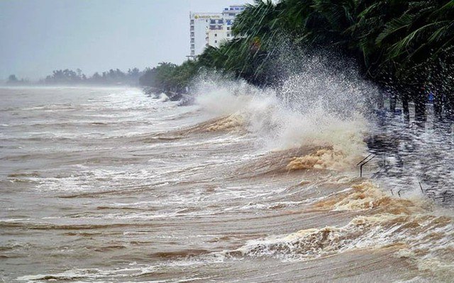 Biển Đông đang xuất hiện một vùng áp thấp.