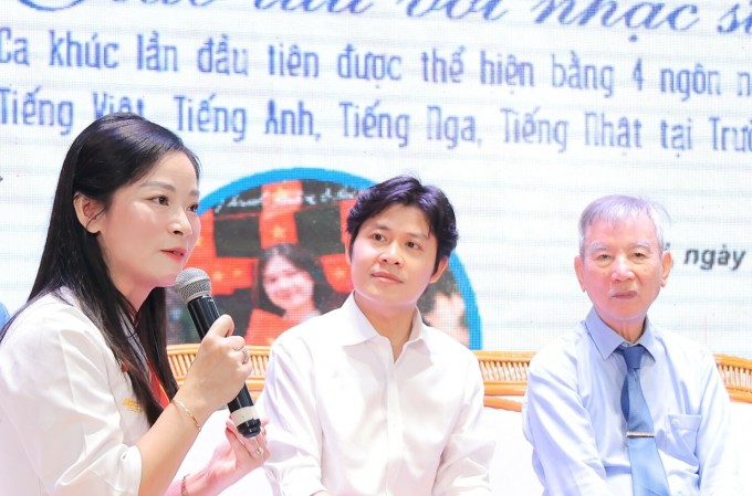 &#39;Viết tiếp câu chuyện hòa bình&#39; được dịch sang ba thứ tiếng - 2