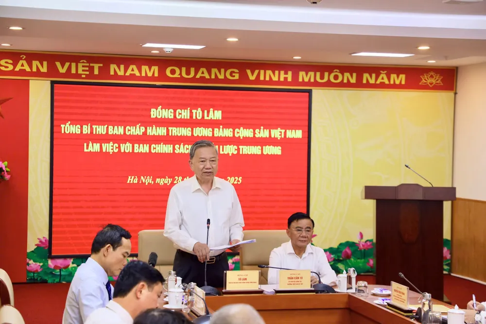 Quang cảnh buổi làm việc của Tổng Bí thư Tô Lâm với Ban Chính sách, chiến lược Trung ương. Ảnh: CTV