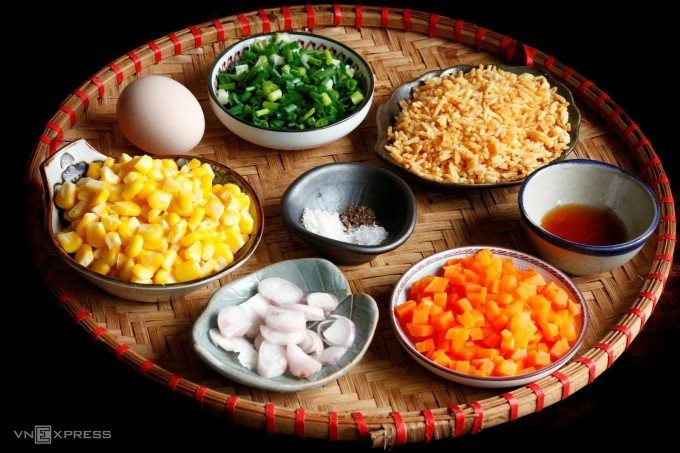 Chuẩn bị các nguyên liệu.