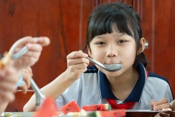 Ajinomoto Việt Nam góp phần cải thiện dinh dưỡng cho thế hệ tương lai từ bữa ăn hàng ngày
