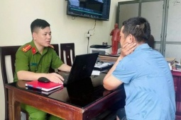 Xác định kẻ vừa đánh tới tấp nữ chủ quán cắt tóc, vừa quát lớn "mi xúc phạm bồ tau"