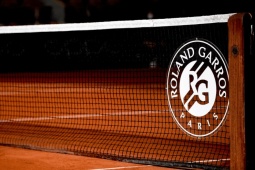 Nóng nhất thể thao sáng 28/5: BTC Roland Garros khốn khổ vì chiều lòng CĐV nhà