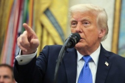 Ông Trump: Ông Putin đang  đùa với lửa 