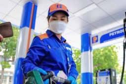 Giá xăng tăng vào ngày mai?