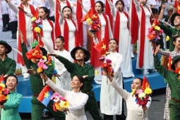  ' Viết tiếp câu chuyện hòa bình '  được dịch sang ba thứ tiếng