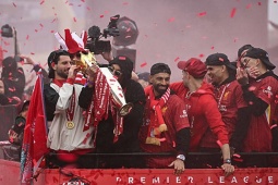 Choáng Southampton bét bảng Ngoại hạng Anh vẫn kiếm nhiều hơn nhà vô địch Serie A