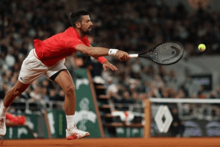 Djokovic nối dài kỷ lục Roland Garros, "Sharapova mới" lập cột mốc đáng nhớ