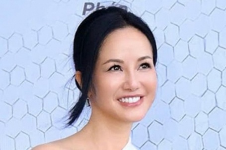 Diva Hồng Nhung rạng rỡ sau điều trị ung thư