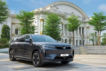 Giá xe VinFast VF 9 niêm yết và lăn bánh tháng 5/2025