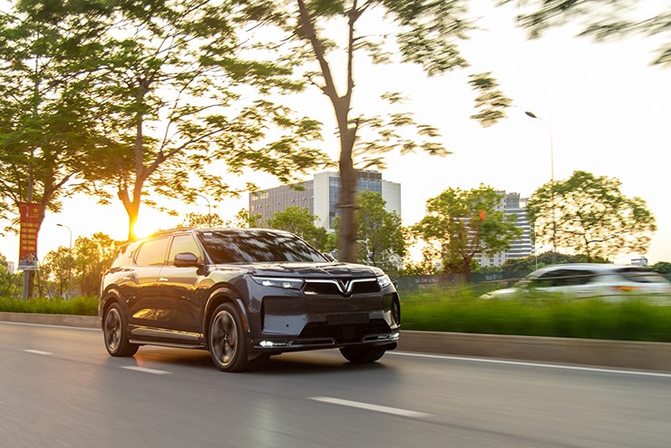 Giá xe VinFast VF 9 niêm yết và lăn bánh tháng 5/2025 - 27