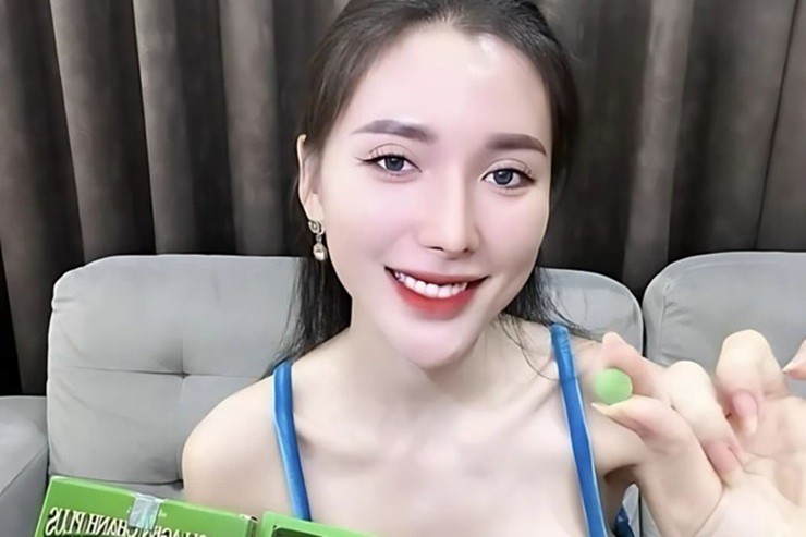 Bộ Y tế yêu cầu lấy mẫu kiểm nghiệm đối với hai sản phẩm là "N-collagen Chanh plus" và "Kẹo táo thải mỡ bụng" của Ngân Collagen