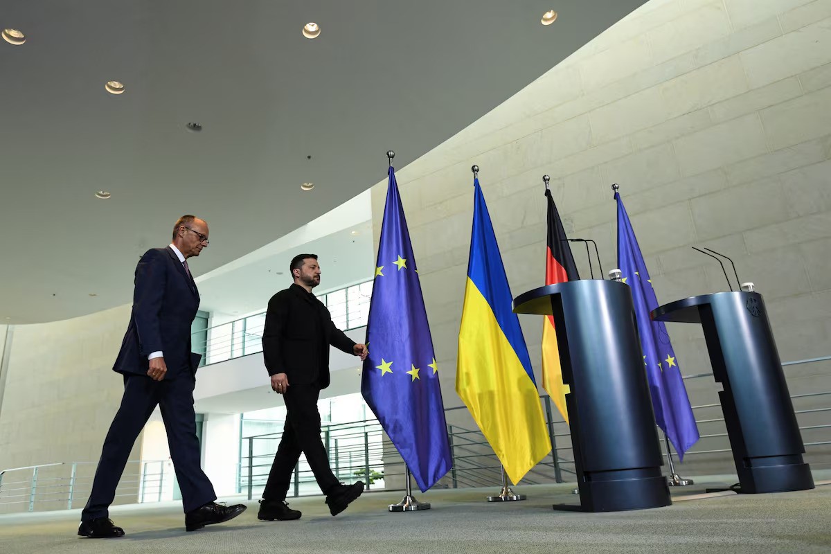 Ông Zelensky gặp Thủ tướng Đức Friedrich Merz hôm 28/5, kêu gọi viện trợ thêm cho Ukraine (ảnh: Reuters)&nbsp;