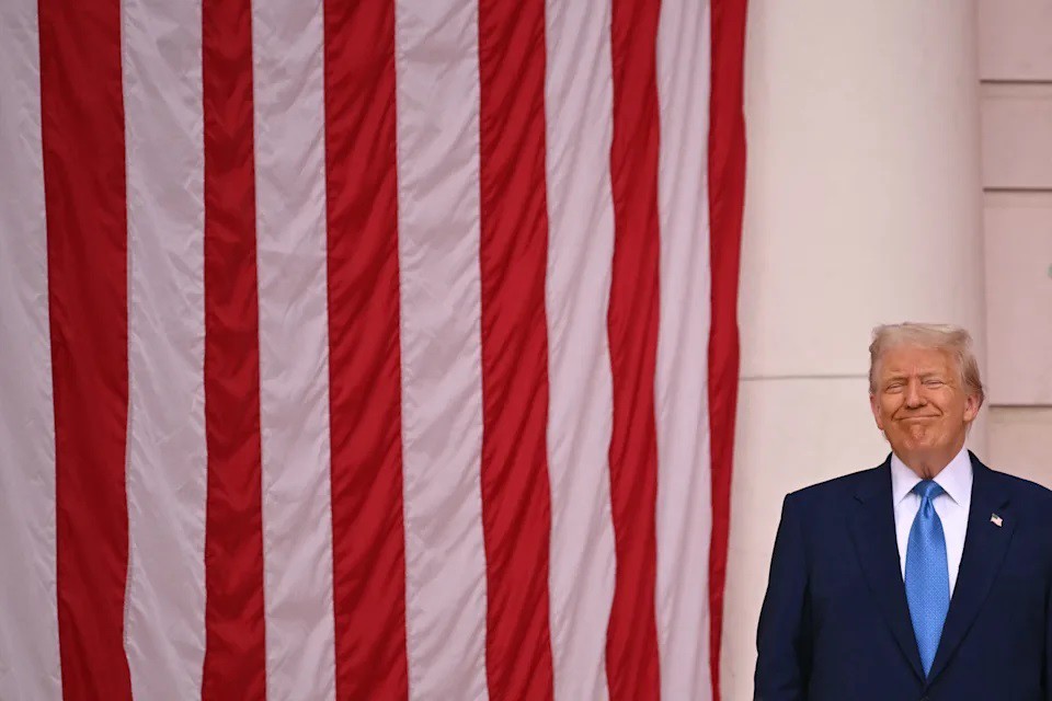 Tổng thống Trump thường xuyên nhấn mạnh rằng các khoản thu từ thuế quan sẽ giúp nước Mỹ “kiếm được rất nhiều tiền”.