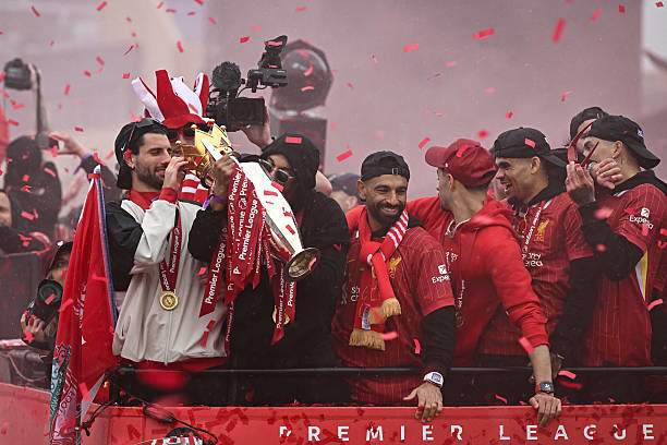 Liverpool vô địch Premier League và thu về số tiền lớn nhất trong 20 CLB Premier League