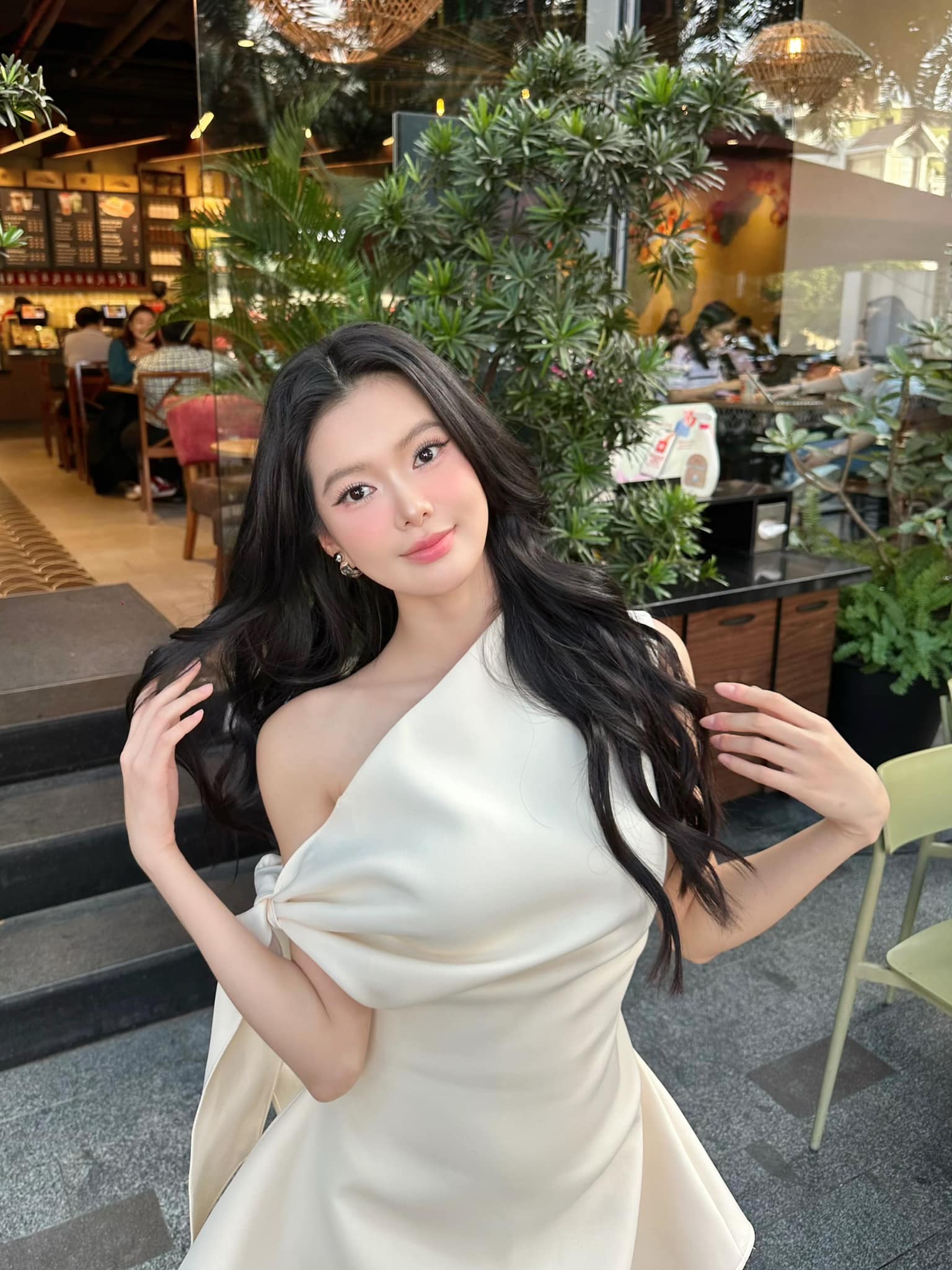 Bật mí cô gái xinh như mộng được Soobin nắm tay trên sân khấu - 18