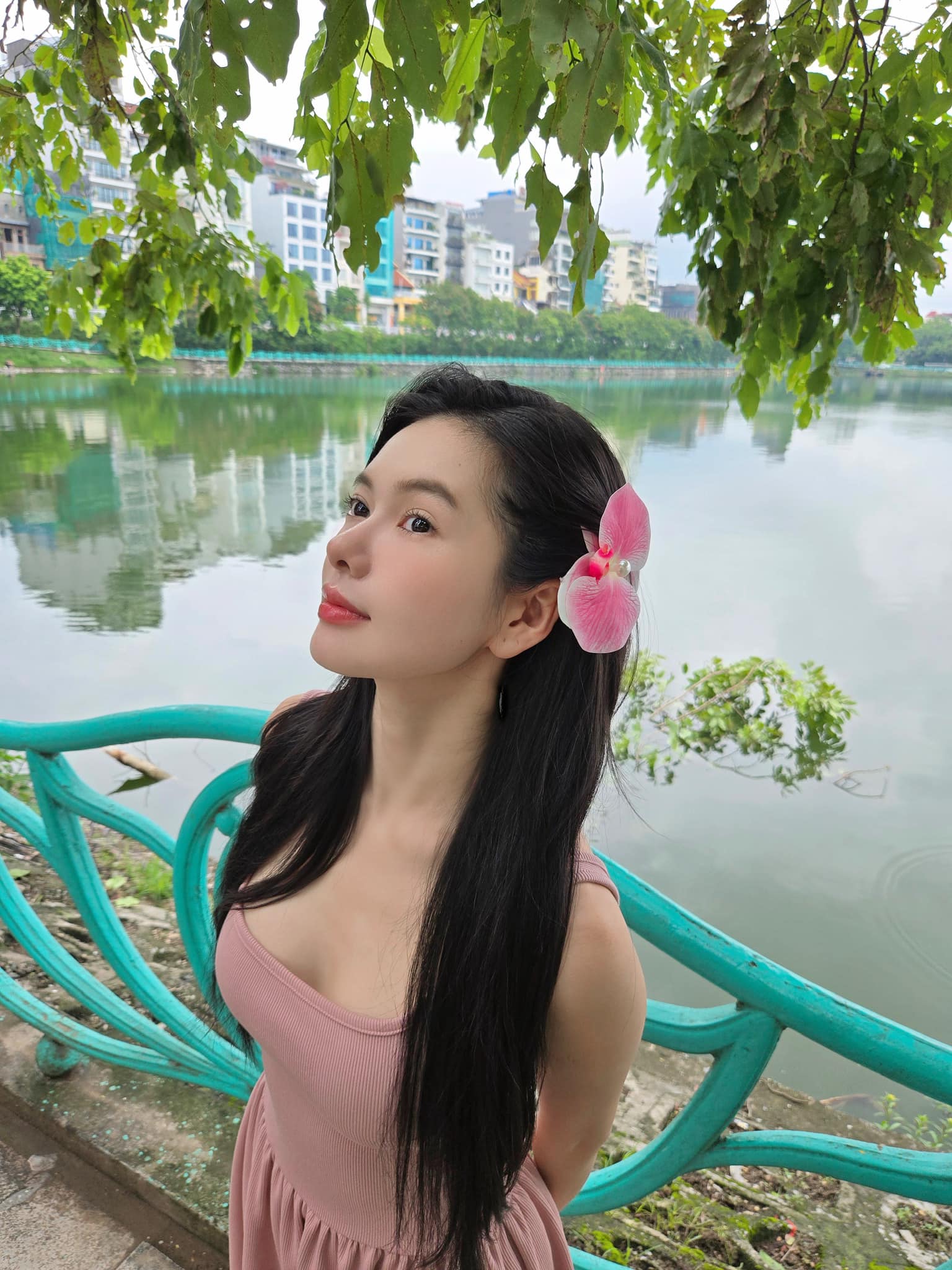 Bật mí cô gái xinh như mộng được Soobin nắm tay trên sân khấu - 19