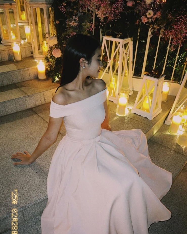 Hiện công chúa Jenna thông thạo các ngôn ngữ như: Pháp, Anh, Trung Quốc và Thái Lan.