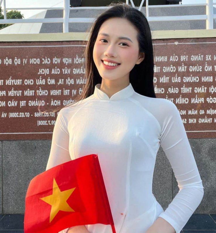 Theo Diệu Huyền, những trải nghiệm cá nhân và sự đồng hành của người thân đã giúp cô mạnh mẽ, trưởng thành hơn mỗi ngày. Từ nhỏ cô đã ý thức phải cố gắng nhiều hơn, không bỏ cuộc và học cách đứng dậy sau vấp ngã.