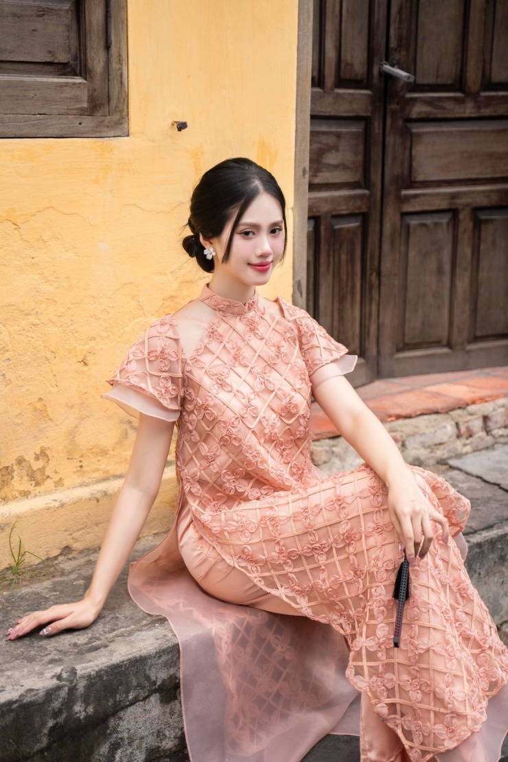 Diệu Huyền chia sẻ cô thay đổi nhiều trong hành trình Hoa hậu Việt Nam cả về ngoại hình và tư duy. Người đẹp Quảng Trị tự nhận cô từng khá nhút nhát, ngại giao tiếp, cũng không dám thử sức những điều lớn lao.