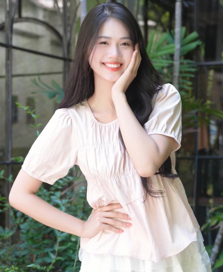"Tôi nghĩ chung kết không chỉ là một đêm thi, đó là quá trình tôi trở thành phiên bản tốt hơn của chính mình. Tôi muốn khi đứng trên sân khấu, mình không chỉ đẹp mà còn truyền được năng lượng tích cực đến mọi người", cô nói.